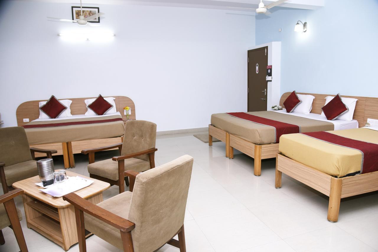 Slr Residency Hotel Subrahmanya Zewnętrze zdjęcie