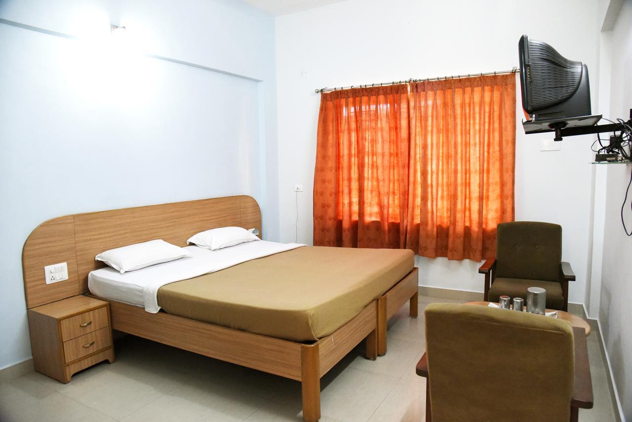 Slr Residency Hotel Subrahmanya Zewnętrze zdjęcie