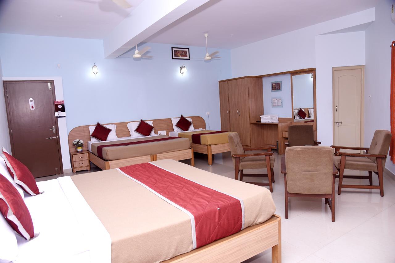 Slr Residency Hotel Subrahmanya Zewnętrze zdjęcie